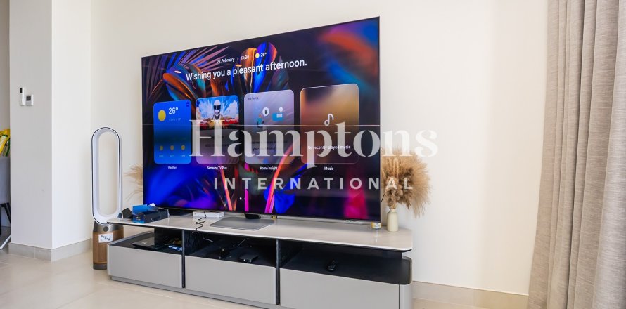 Dubai、UAEにあるタウンハウス 4ベッドルーム、215.628 m2 No694864