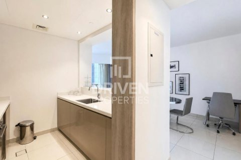 Apartmen di Business Bay, Dubai, UAE 2 bilik tidur, 129.51 meter persegi № 762671 - foto 19