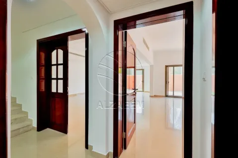 Villa zur Miete in Abu Dhabi, VAE 4 Schlafzimmer, 297 m2 Nr. 663038 - Foto 6