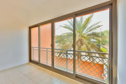 Villa zur Miete in Abu Dhabi, VAE 4 Schlafzimmer, 297 m2 Nr. 663038 - Foto 14