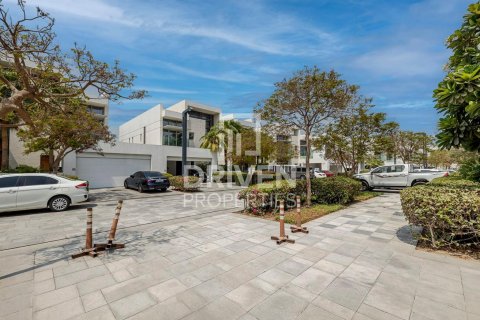 Villa till försäljning i Mohammed Bin Rashid City, Dubai, UAE 4 sovrum, 705.69 kvm Nr. 761558 - fotografi 1