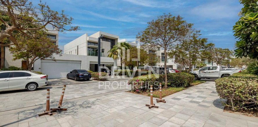 Villa i Mohammed Bin Rashid City, Dubai, UAE 4 sovrum, 705.69 kvm Nr. 761558