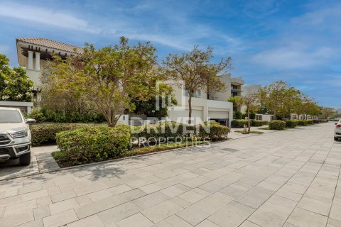 Villa till försäljning i Mohammed Bin Rashid City, Dubai, UAE 4 sovrum, 705.69 kvm Nr. 761558 - fotografi 2