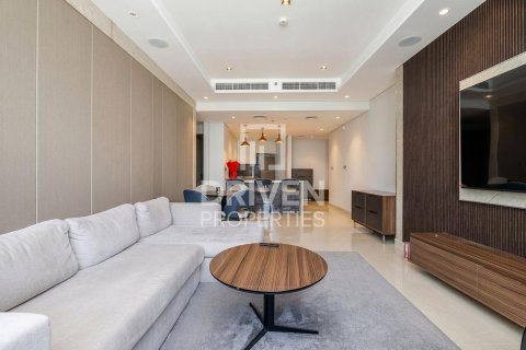 Apartament de închiriat în Business Bay, Dubai, EAU 2 dormitoare, 122.63 mp.  №745979 - poză 2