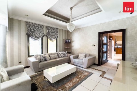 Villa in Palm Jumeirah, Dubai, UAE 4 bedrooms, 470 sq.m. № 613507 - photo 15