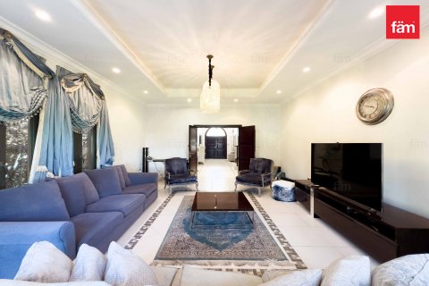 Villa in Palm Jumeirah, Dubai, UAE 4 bedrooms, 470 sq.m. № 613507 - photo 8