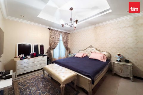Villa in Palm Jumeirah, Dubai, UAE 4 bedrooms, 470 sq.m. № 613507 - photo 19