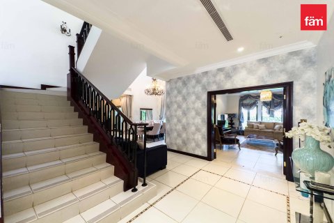 Villa in Palm Jumeirah, Dubai, UAE 4 bedrooms, 470 sq.m. № 613507 - photo 16