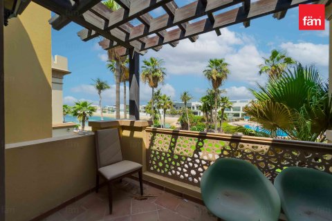 Villa in Palm Jumeirah, Dubai, UAE 4 bedrooms, 470 sq.m. № 613507 - photo 23
