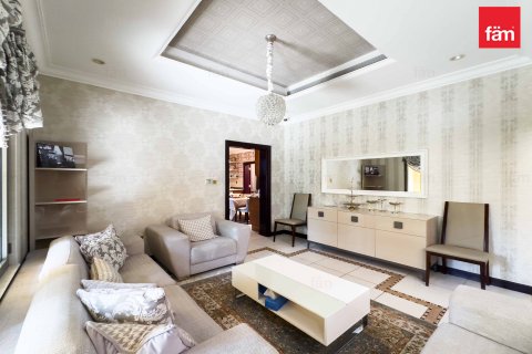 Villa in Palm Jumeirah, Dubai, UAE 4 bedrooms, 470 sq.m. № 613507 - photo 7