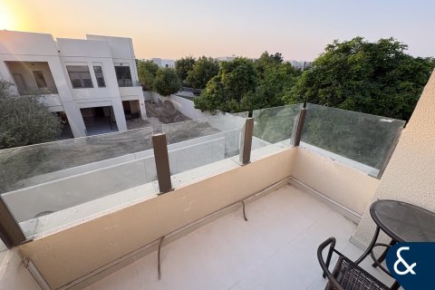 Зняти в оренду віллу в Рим, Дубай, ОАЕ 3 спальні, 281м2, № 668414 - фото 12