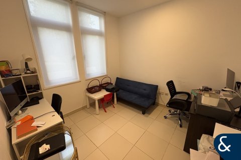 Зняти в оренду віллу в Рим, Дубай, ОАЕ 3 спальні, 281м2, № 668414 - фото 15