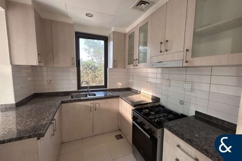 Зняти в оренду віллу в Рим, Дубай, ОАЕ 3 спальні, 281м2, № 668414 - фото 4