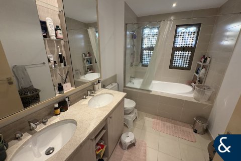 Зняти в оренду віллу в Рим, Дубай, ОАЕ 3 спальні, 281м2, № 668414 - фото 11