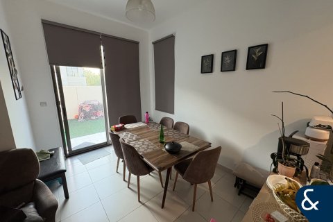 Зняти в оренду віллу в Рим, Дубай, ОАЕ 3 спальні, 281м2, № 668414 - фото 5