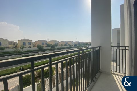 Villa in Dubai Land, Dubai, UAE 4 bedrooms, 230 sq.m. № 668398 - photo 12