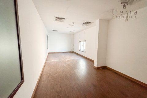 Warehouse in Al Qusais, Dubai, UAE 1672.2 sq.m. № 571577 - photo 7