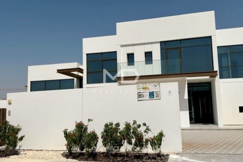 Vila v Abu Dhabi, SAE 6 ložnice, 841 m² Č.: 555154 - fotografie 1