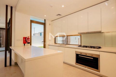 Townhouse in Abu Dhabi, UAE 3 bedrooms, 228 sq.m. № 555153 - photo 17