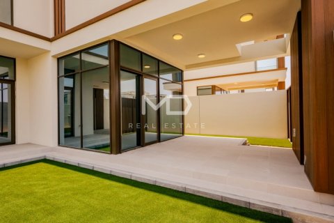 Townhouse in Abu Dhabi, UAE 3 bedrooms, 228 sq.m. № 555153 - photo 60