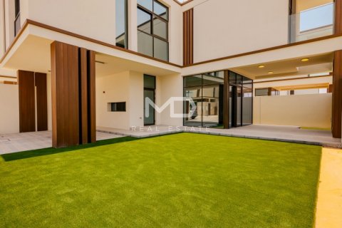 Townhouse in Abu Dhabi, UAE 3 bedrooms, 228 sq.m. № 555153 - photo 8