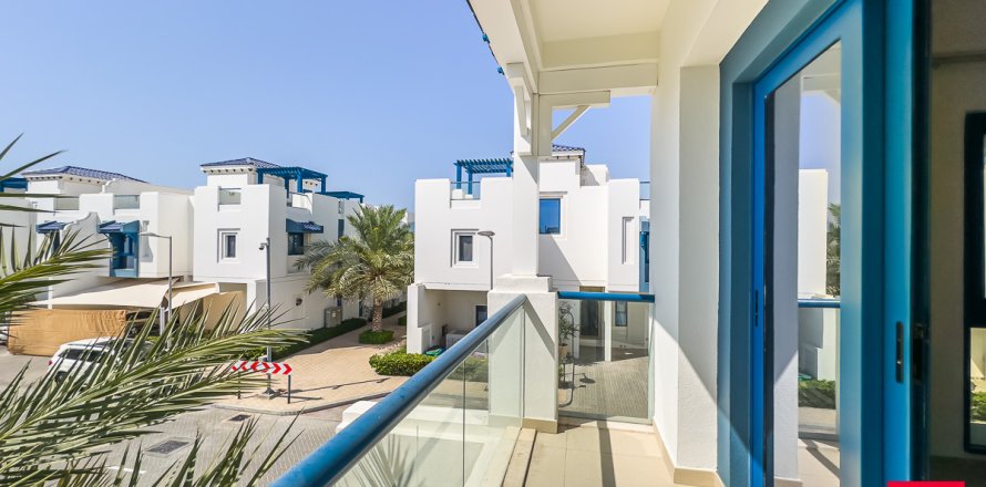 Vilë në Palm Jumeirah, Dubai, Emiratet e Bashkuara Arabe 5 dhoma gjumi, 263.7 m2. № 678195