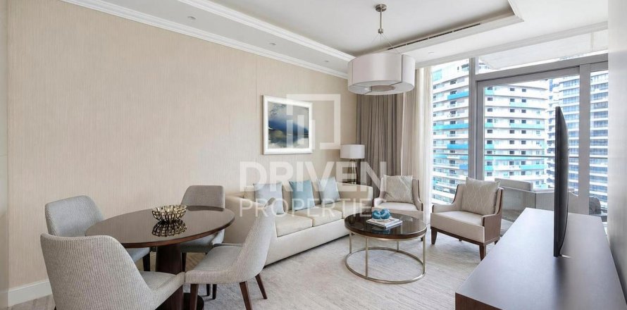 Huoneisto Downtown Dubai (Downtown Burj Dubai), Dubai, Arabiemiraatit 1 huone, 75.9 m2 № 754176