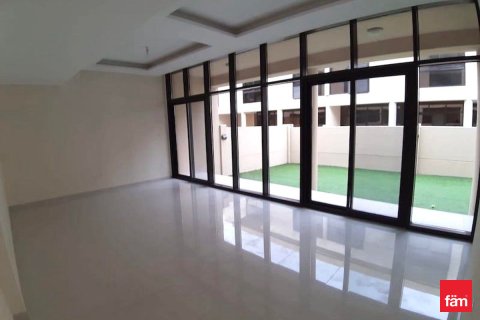 Casa urbana para arrendamento em Dubai, EAU 3 quartos, 253 m2 № 702340 - foto 2
