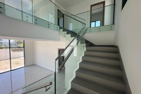 Vilë në Dubai, Emiratet e Bashkuara Arabe 4 dhoma gjumi, 833.8 m2. № 599888 - Foto 11