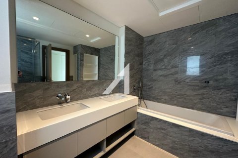 Vilë në Dubai, Emiratet e Bashkuara Arabe 4 dhoma gjumi, 833.8 m2. № 599888 - Foto 15