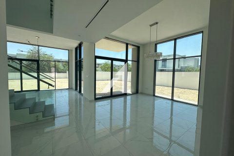 Vilë në Dubai, Emiratet e Bashkuara Arabe 4 dhoma gjumi, 833.8 m2. № 599888 - Foto 3