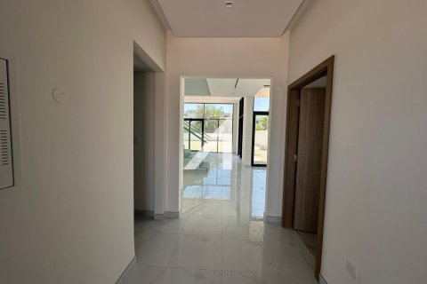 Vilë në Dubai, Emiratet e Bashkuara Arabe 4 dhoma gjumi, 833.8 m2. № 599888 - Foto 2