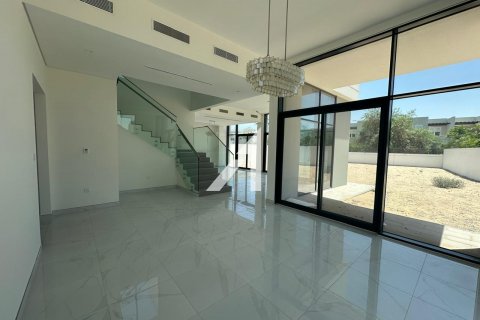 Vilë në Dubai, Emiratet e Bashkuara Arabe 4 dhoma gjumi, 833.8 m2. № 599888 - Foto 4