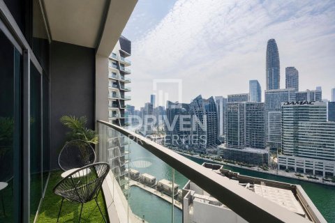 Lägenhet till försäljning i Business Bay, Dubai, UAE 2 sovrum, 103.68 kvm Nr. 767743 - fotografi 16