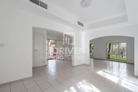 Huvila Meadows, Dubai, Arabiemiraatit 4 makuuhuonetta, 540 m2 № 684297