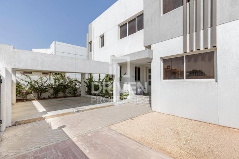 Βίλα σε Umm Suqeim, Dubai, ΗΑΕ 5 υπνοδωμάτια, 325 τ.μ. Αρ. 684271 - φωτογραφία 29
