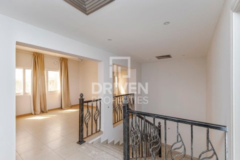 Βίλα σε Umm Suqeim, Dubai, ΗΑΕ 5 υπνοδωμάτια, 325 τ.μ. Αρ. 684271 - φωτογραφία 24