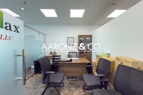 دفتر برای اجاره در Business Bay، Dubai، امارات متحده عربی 107 متر مربع ، شماره 699366 - تصویر 1