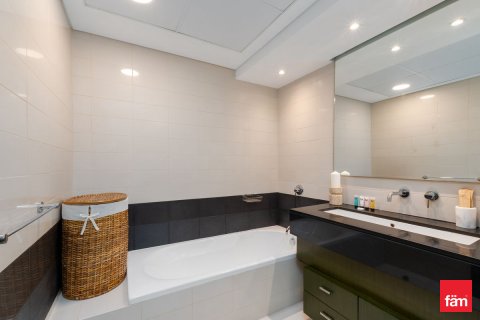 Apartamento para arrendamento em Downtown Dubai (Downtown Burj Dubai), Dubai, EAU 2 quartos, 120.5 m2 № 691573 - foto 25