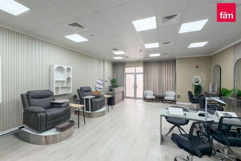 مغازه در Dubai ، امارات متحده عربی 93.7 متر مربع.  شماره 753448