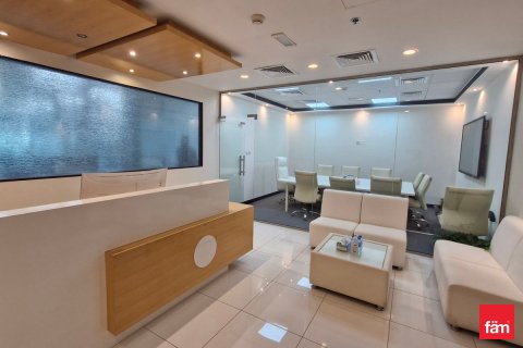 Office in Business Bay, Dubai, UAE 149.9 sq.m. № 632825 - photo 2