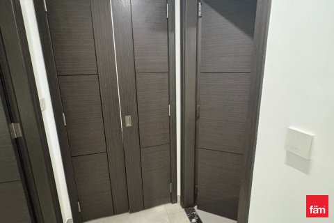 Apartmen di Business Bay, Dubai, UAE 1 bilik tidur, 61.4 meter persegi № 632829 - foto 16