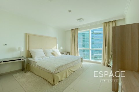 Apartment in AL BATEEN RESIDENCES in Jumeirah Beach Residence, Dubai, UAE 2 bedrooms, 152 sq.m. № 650455 - photo 10