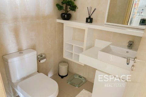 Apartment in AL BATEEN RESIDENCES in Jumeirah Beach Residence, Dubai, UAE 2 bedrooms, 152 sq.m. № 650455 - photo 15