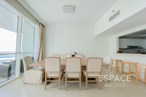 Apartment in AL BATEEN RESIDENCES in Jumeirah Beach Residence, Dubai, UAE 2 bedrooms, 152 sq.m. № 650455 - photo 1