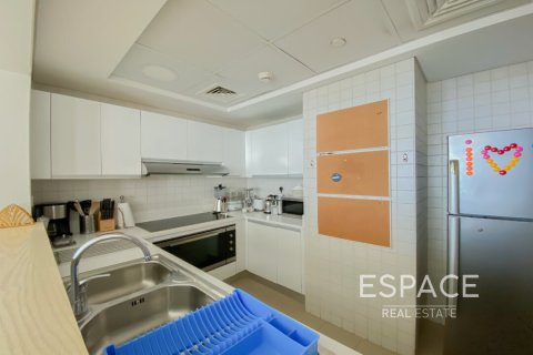 Apartment in AL BATEEN RESIDENCES in Jumeirah Beach Residence, Dubai, UAE 2 bedrooms, 152 sq.m. № 650455 - photo 3