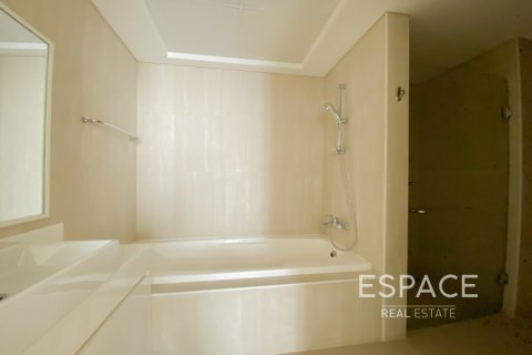 Apartment in AL BATEEN RESIDENCES in Jumeirah Beach Residence, Dubai, UAE 2 bedrooms, 152 sq.m. № 650455 - photo 9