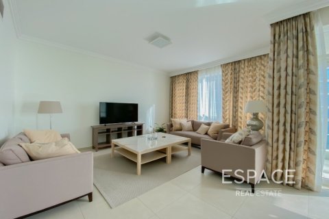 Apartment in AL BATEEN RESIDENCES in Jumeirah Beach Residence, Dubai, UAE 2 bedrooms, 152 sq.m. № 650455 - photo 4