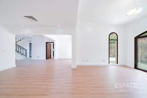 טאונהאוס למכירה ב Mudon, Dubai, איחוד האמירויות  4 חדרי שינה, 372 מ"ר, מספר 649715 - תמונה 1