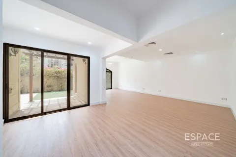 טאונהאוס למכירה ב Mudon, Dubai, איחוד האמירויות  4 חדרי שינה, 372 מ"ר, מספר 649715 - תמונה 5